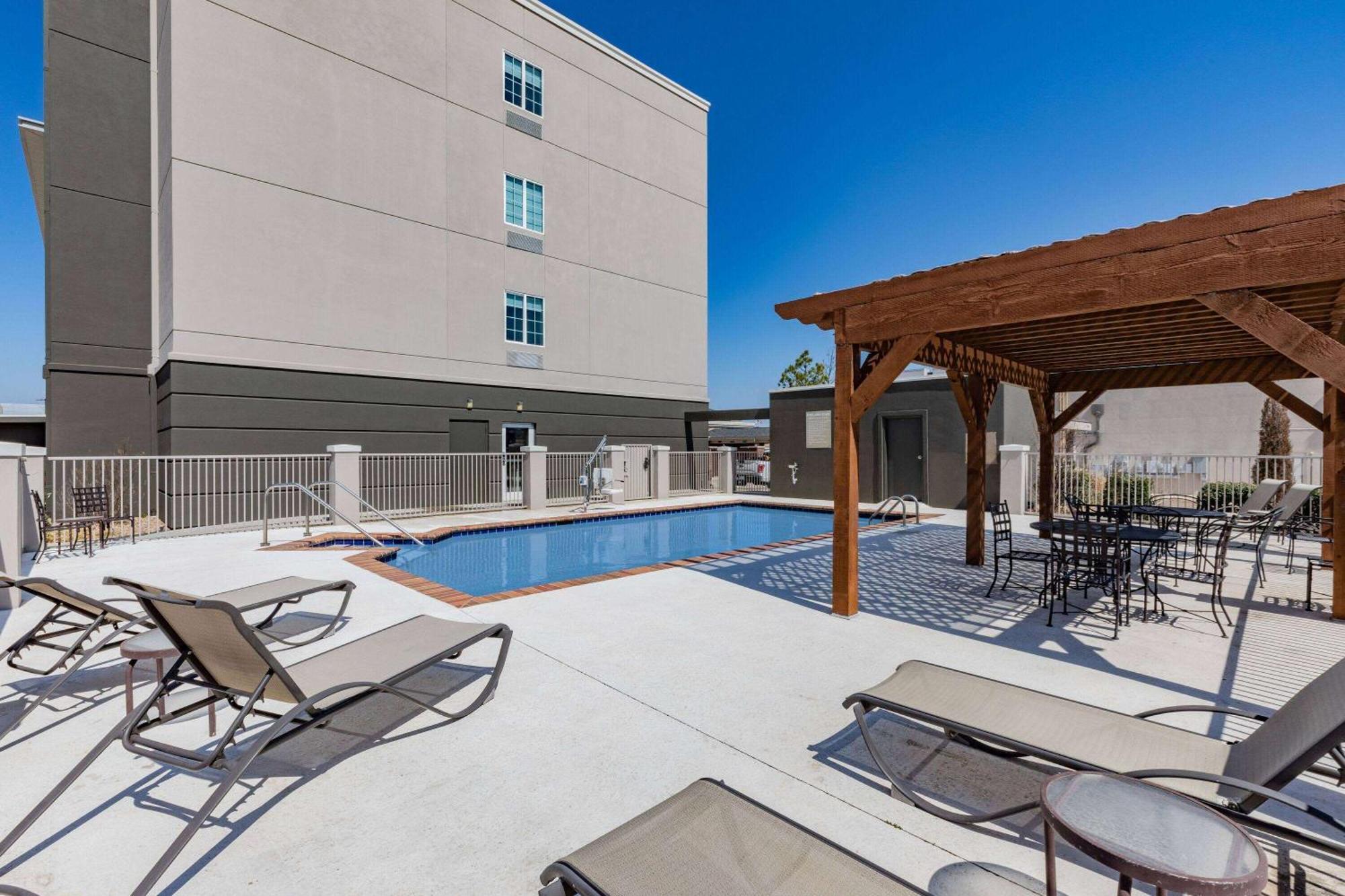 Hawthorn Extended Stay By Wyndham Адмор Екстериор снимка